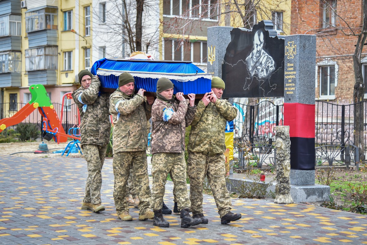 У Нікополі 28 березня провели в останню путь загиблого Героя