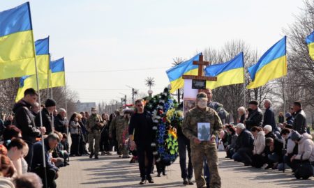 У Покрові сьогодні провели в останню путь загиблого під Бахмутом командира (фото)