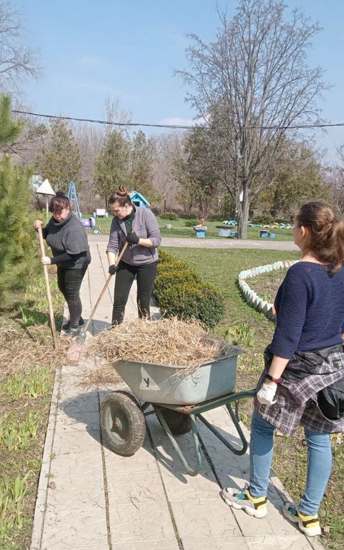 У Червоногригорівській громаді тривають весняні прибирання