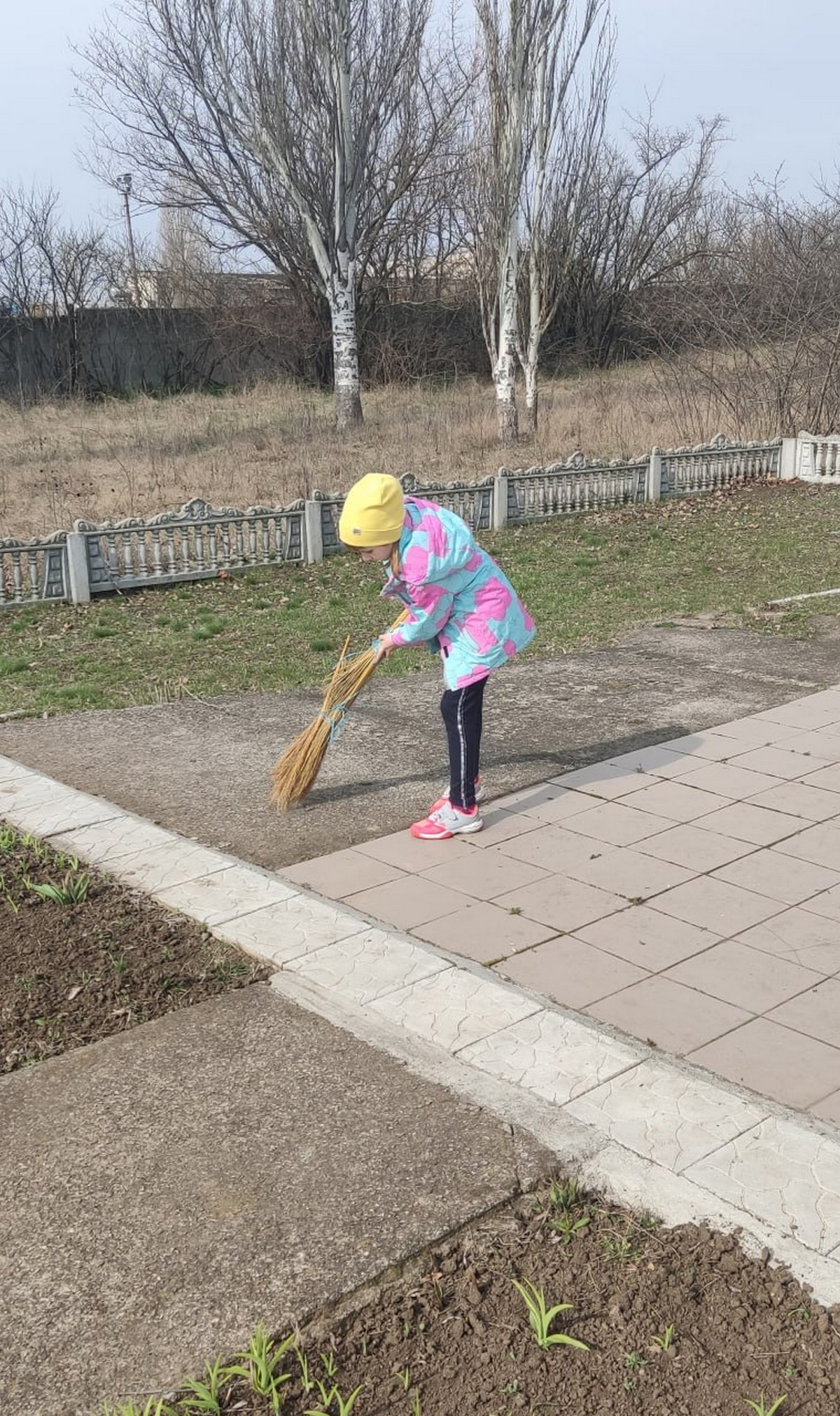 У Червоногригорівській громаді тривають весняні прибирання