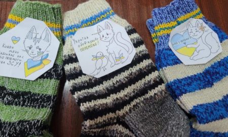 На Дніпропетровщині діє «В’язальний батальйон»: у кожну шкарпетку вплітають любов і вдячність