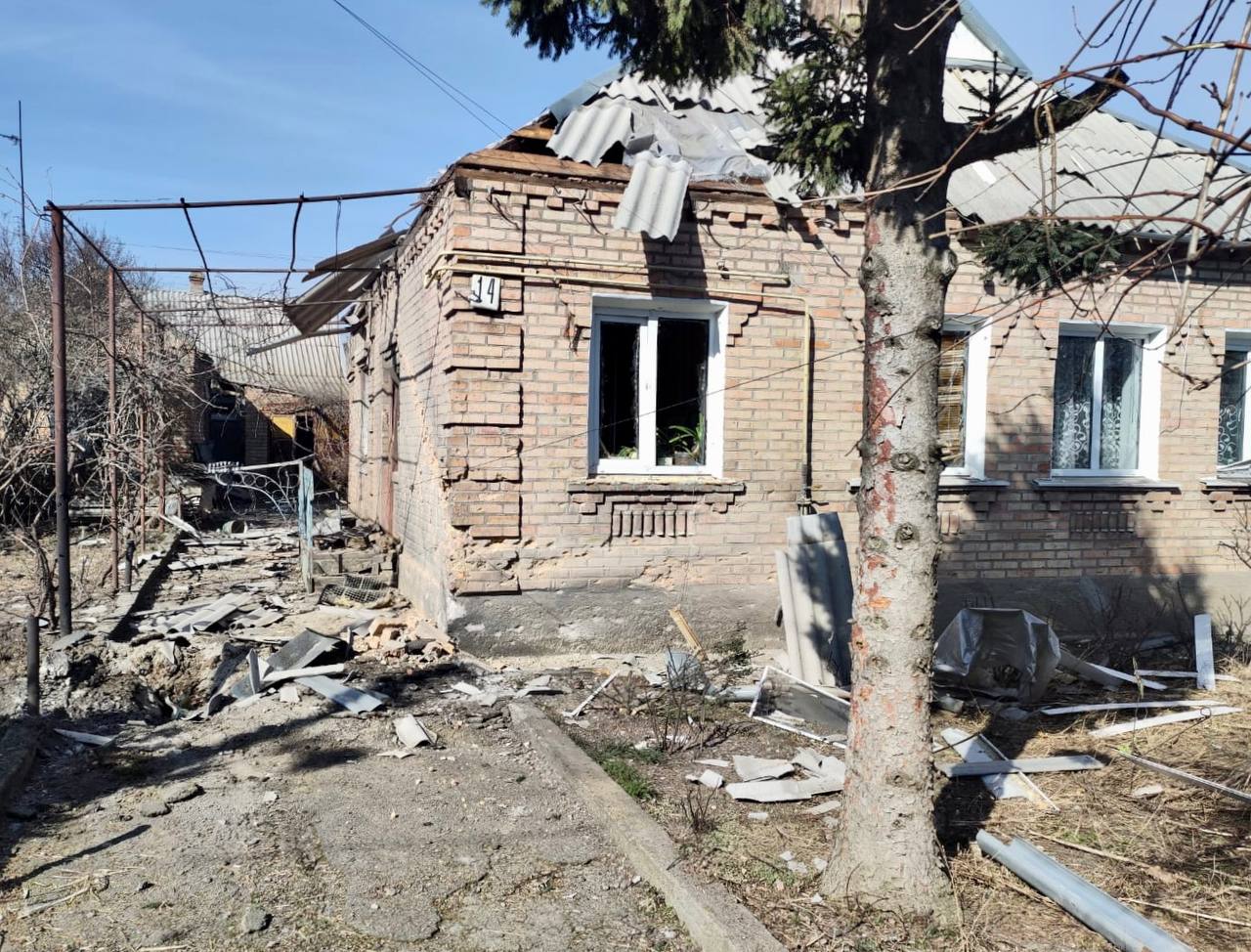 4 березня ворог обстріляв три громади на Нікопольщині: загинули люди, зруйновано будинки