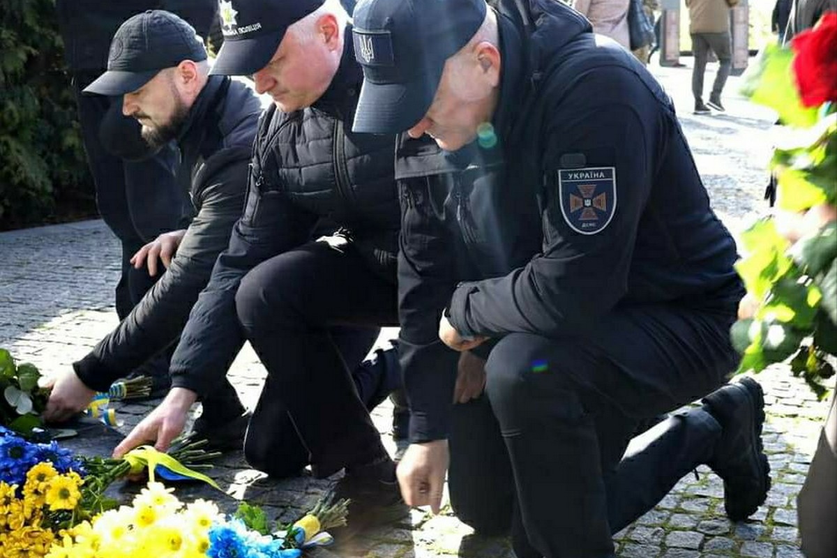 У Дніпрі вшанували пам’ять українських добровольців 14 березня (фото)
