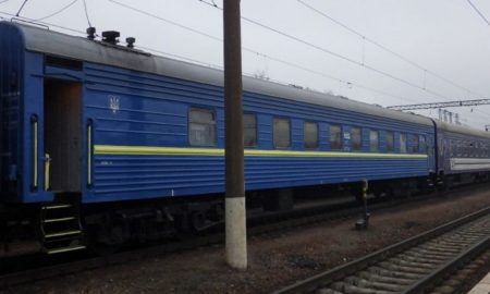 На Дніпропетровщині довелося зупиняти потяг, аби затримати підозрюваного у замаху на вбивство