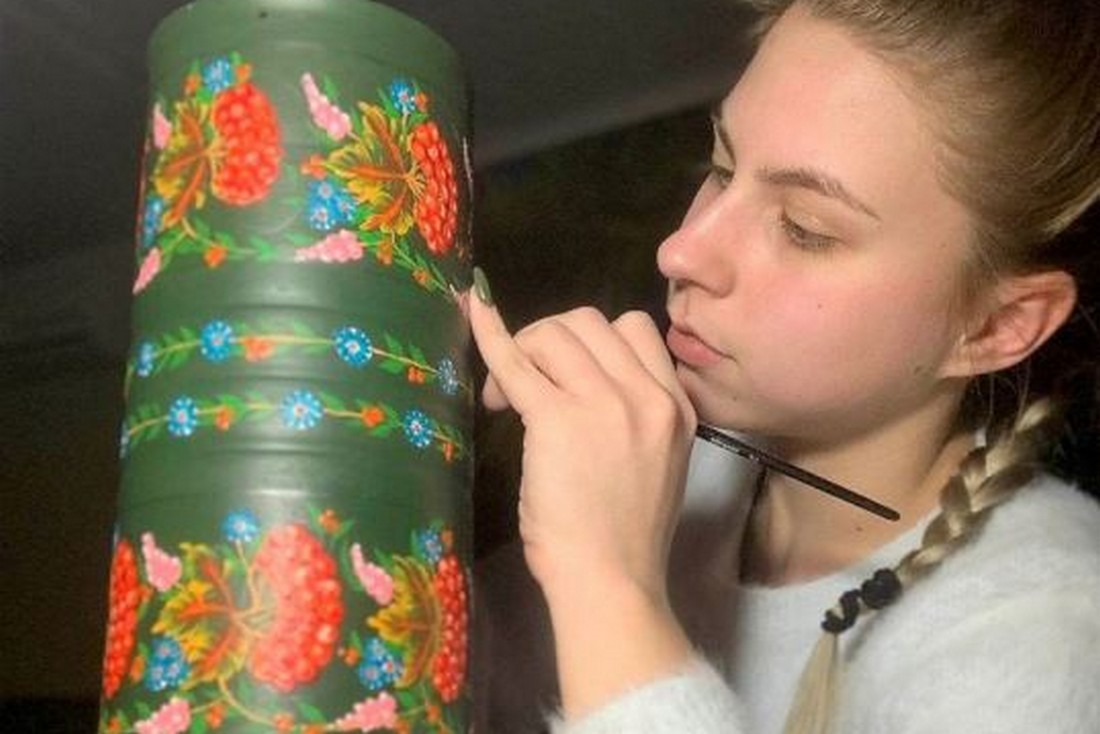 18-річна покровчанка перемогла у Міжнародних конкурсах з композиціями у техніці петриківського розпису
