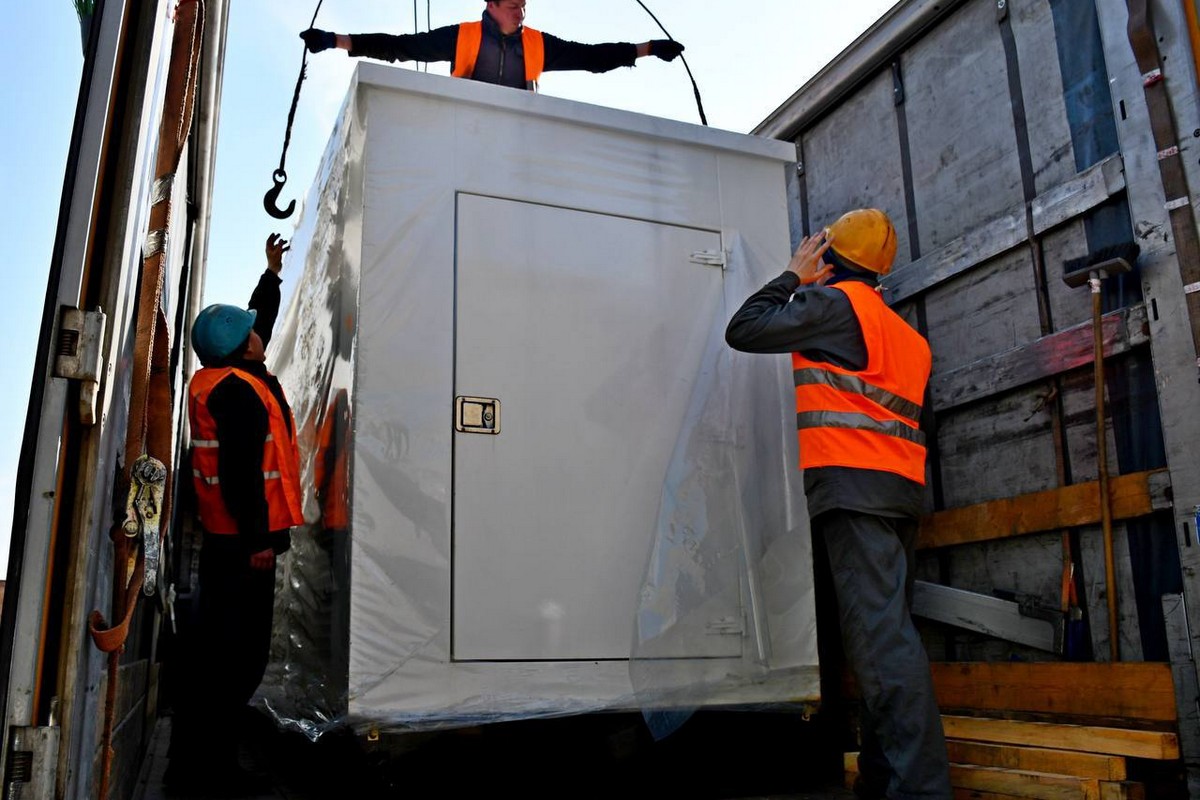 Нікополь отримав три потужних генератори від благодійного фонду