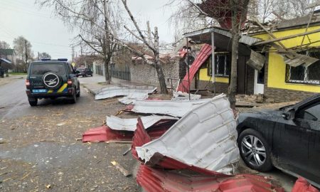 Поліція показала наслідки обстрілу Нікополя 5 квітня (фото)