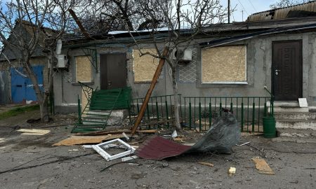 Троє поранених і руйнування: поліція показала наслідки обстрілу Нікополя 23 квітня