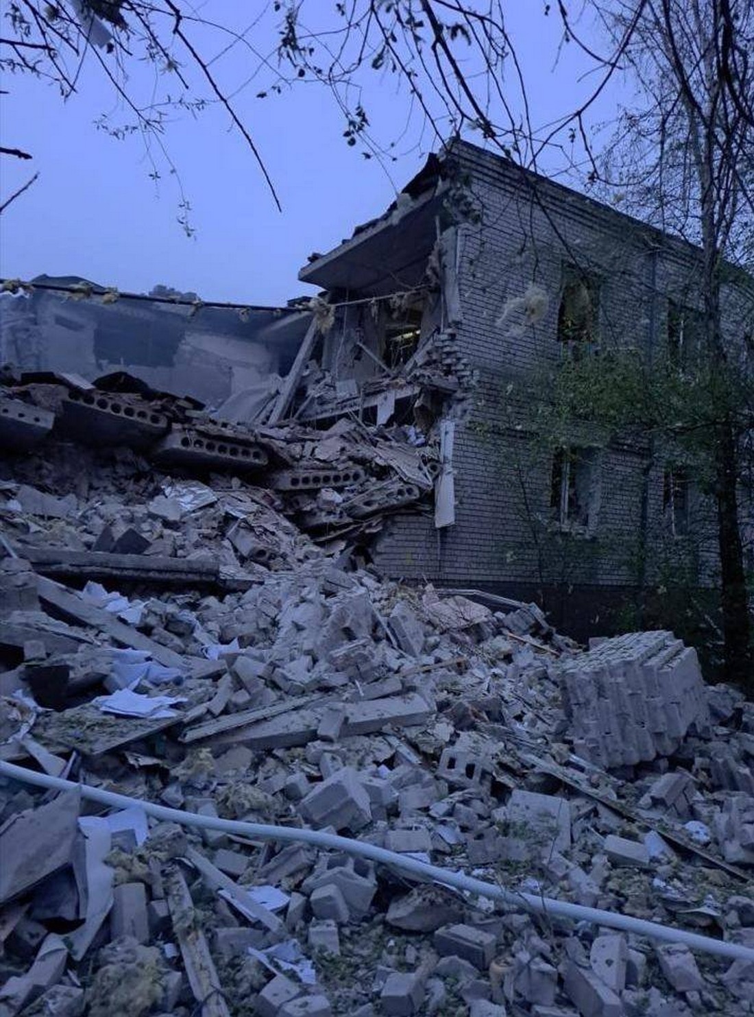На Дніпропетровщині російська ракета вбила 2-річну дитину і жінку, ворог обстріляв Нікопольщину