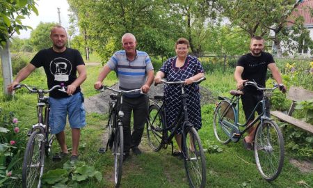 Мешканці Нововоронцовщини отримали 28 велосипедів від благодійників (фото)
