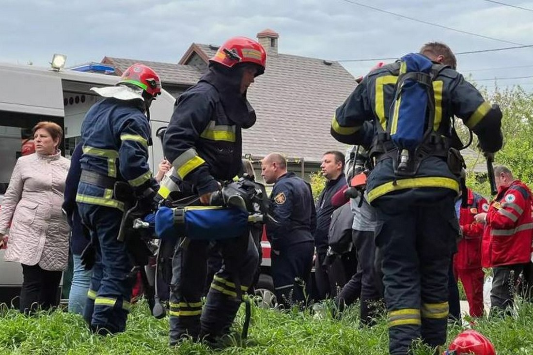 У Кривому Розі врятували 17 осіб, серед них 7 дітей, з палаючого будинку