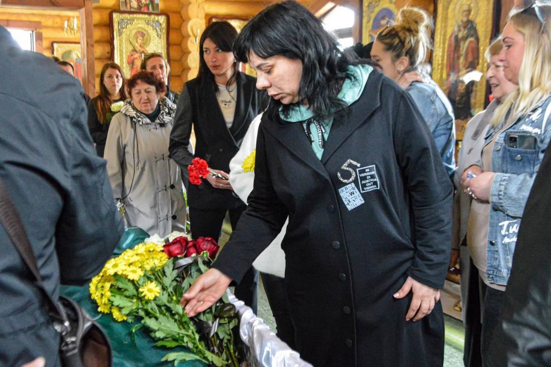 У Нікополі сьогодні провели в останню путь Анну Зінченко, яку вбив російський снаряд