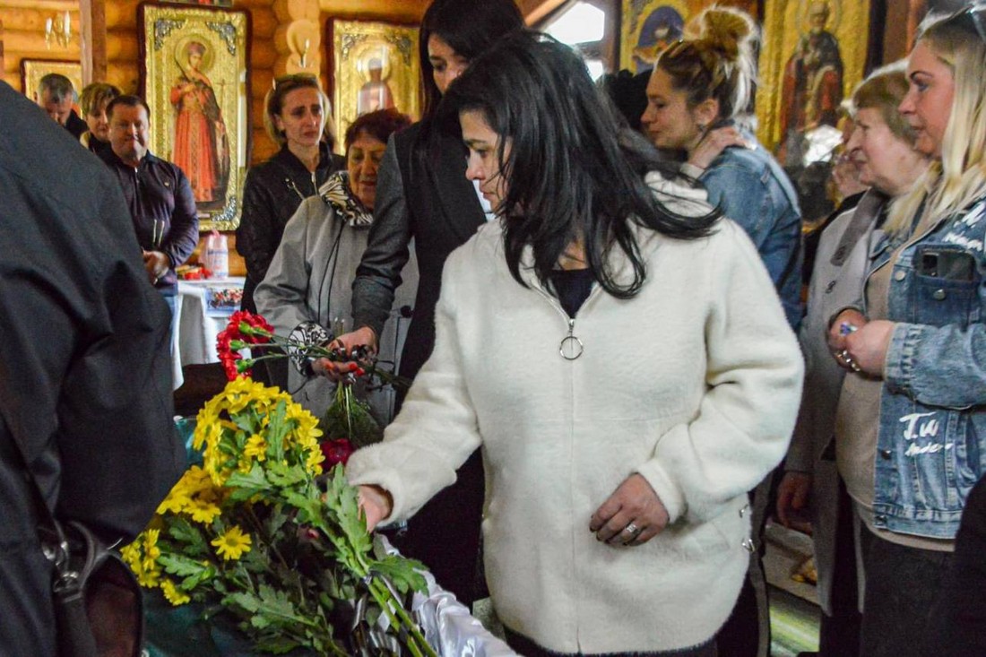 У Нікополі сьогодні провели в останню путь Анну Зінченко, яку вбив російський снаряд