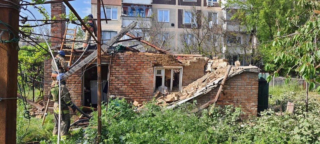 In Nikopol, three adults and a child were injured, and heavy destruction and fire were caused by shelling on May 15.