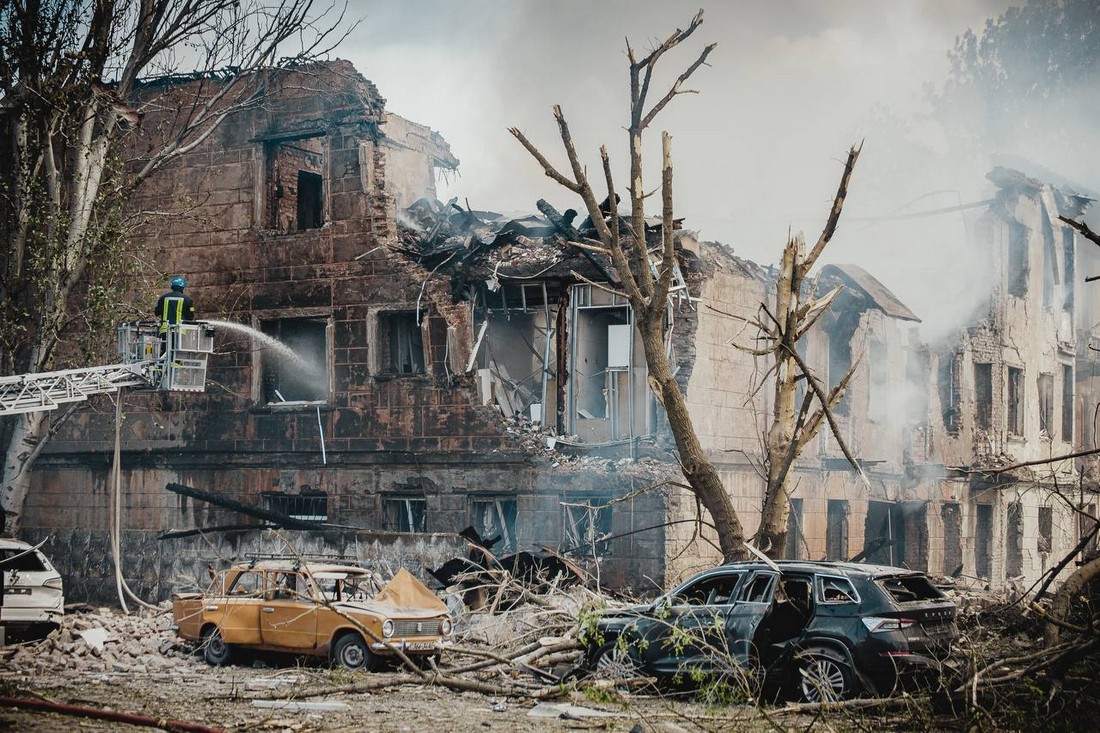 Жахливий день на Дніпропетровщині: удар по лікарні у Дніпрі і обстріл Нікопольщини