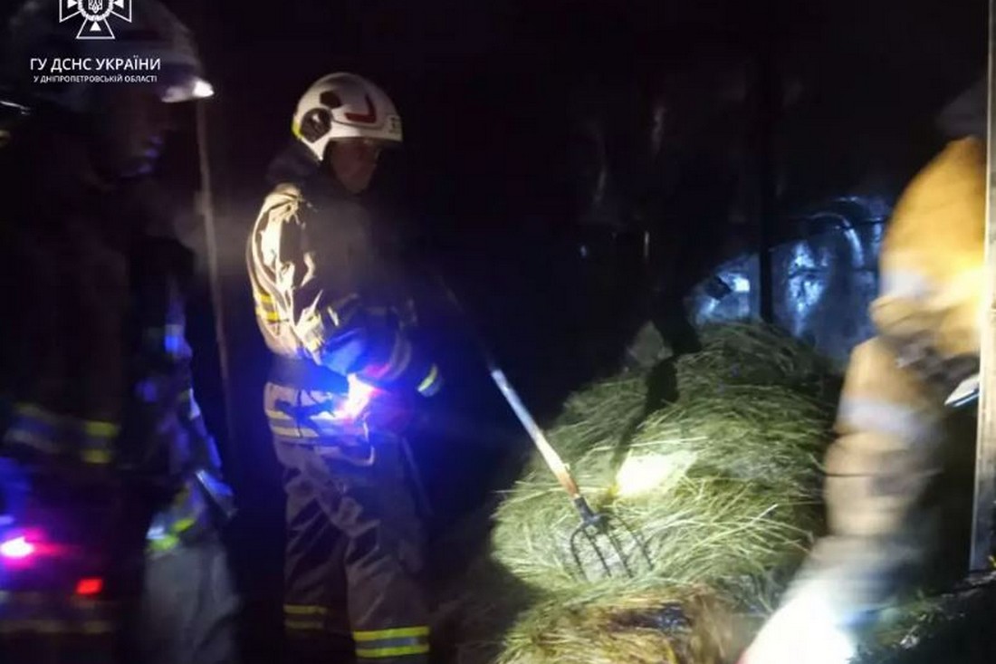 У Марганці згоріло 1,5 тонни сіна під час пожежі у приватному домоволодінні