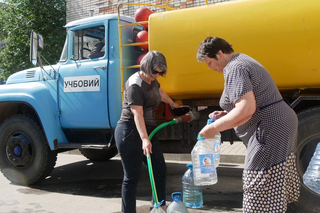 В Покрові сьогодні почали роздавати воду: що відомо