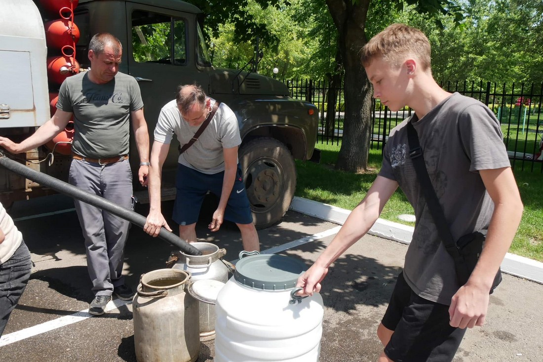 В Покрові сьогодні почали роздавати воду: що відомо