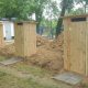 У Марганці почали встановлювати дерев’яні туалети на вулиці