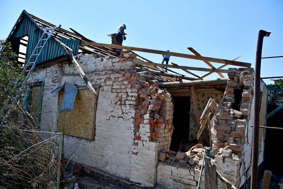 У Нікополі оперативно усували наслідки ворожого обстрілу 20 червня (ФОТО)