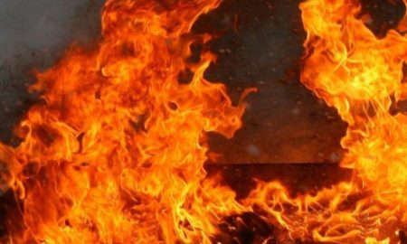 У Покрові виявили тіла чоловіка і жінки під час гасіння пожежі у квартирі