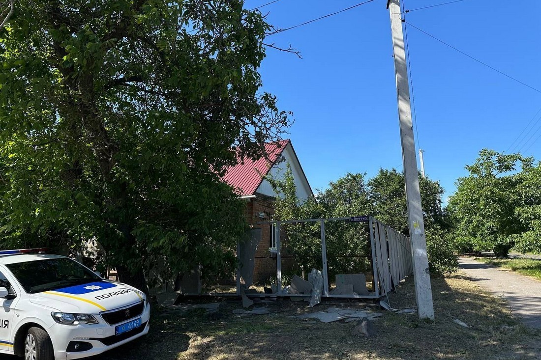 Поліція показала наслідки обстрілу Нікополя 9 червня (фото)