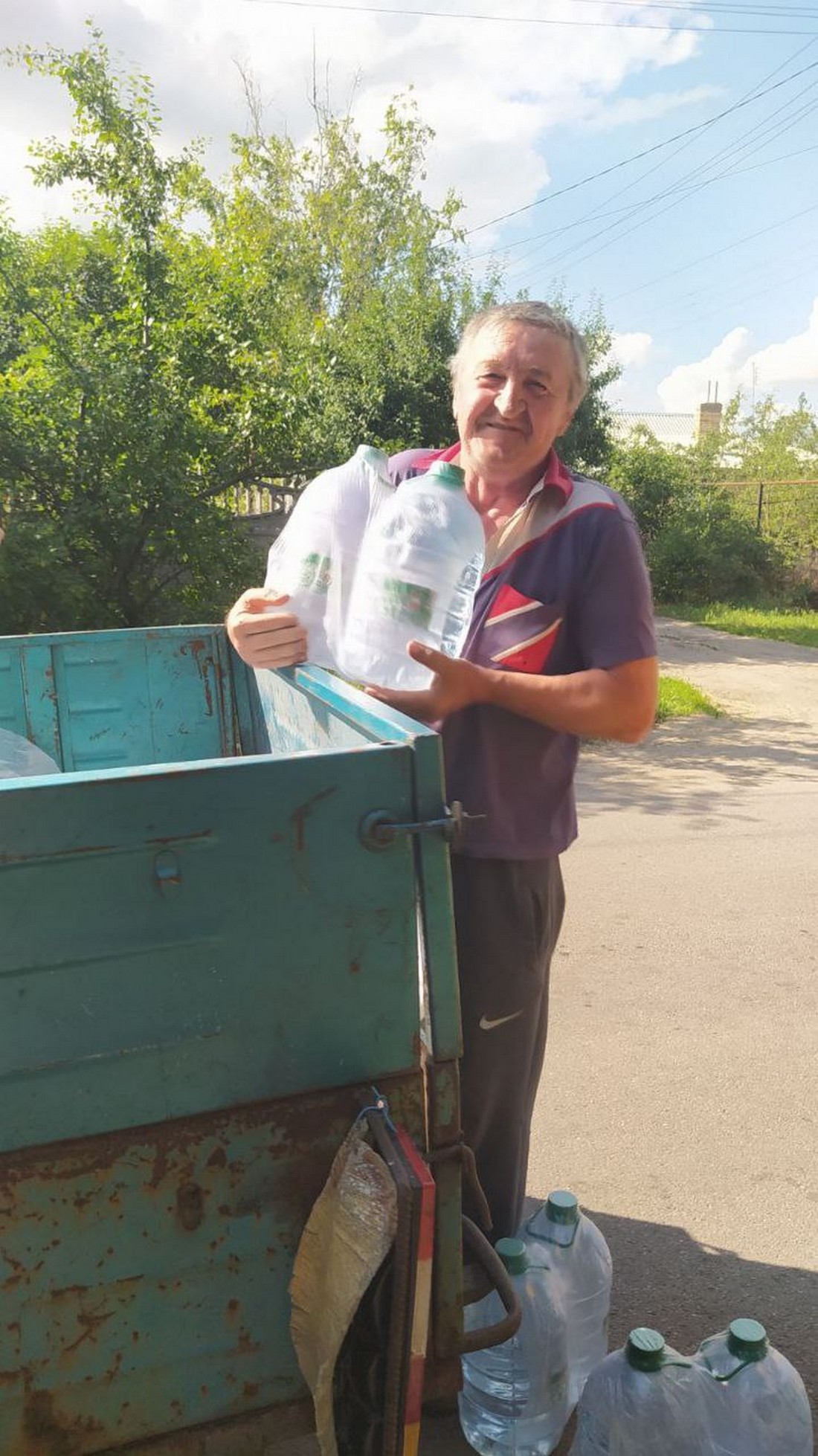 триває видача питної води віддаленим територіям Марганецької громади