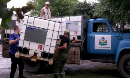 Нікопольщина отримала кубові ємності для води від друзів з Німеччини (фото)