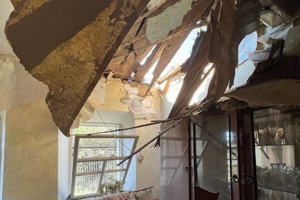 Провалило дах, понівечило стіни – у поліції розповіли про наслідки нічного обстрілу Нікопольщини