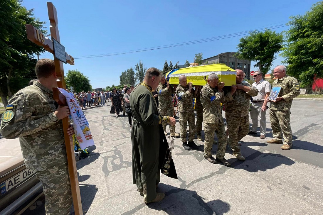 У Нікополі 5 липня провели в останню путь двох Героїв (фото)