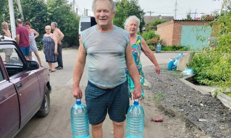 Мешканці Північного і Чкалівського у Нікополі отримали воду завдяки благодійникам з Дніпра