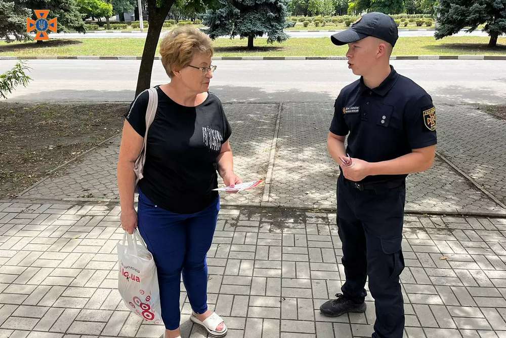 У Нікополі рятувальники провели профілактичну роботу на тему мінної безпеки (фото)