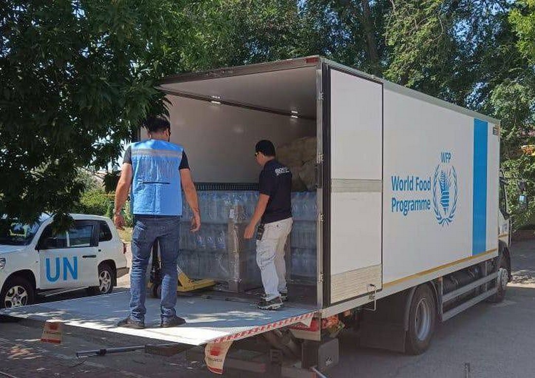 Понад 700 тонн води вже передали регіону міжнародні партнери, а у Марганці взяли шефство над 600 місцевими