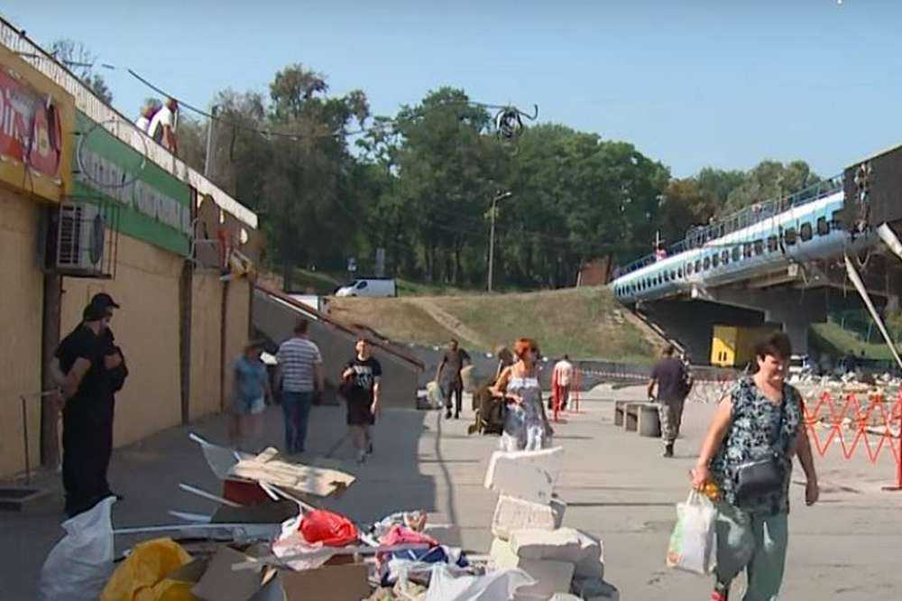 Автовокзал у Дніпрі повертається до звичайного режиму роботи після удару: як він виглядає (відео)