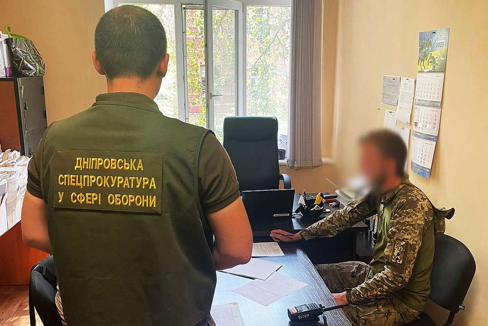 Командир взводу на Дніпропетровщині здав у ломбард 2 квадрокоптери і 4 радіостанції