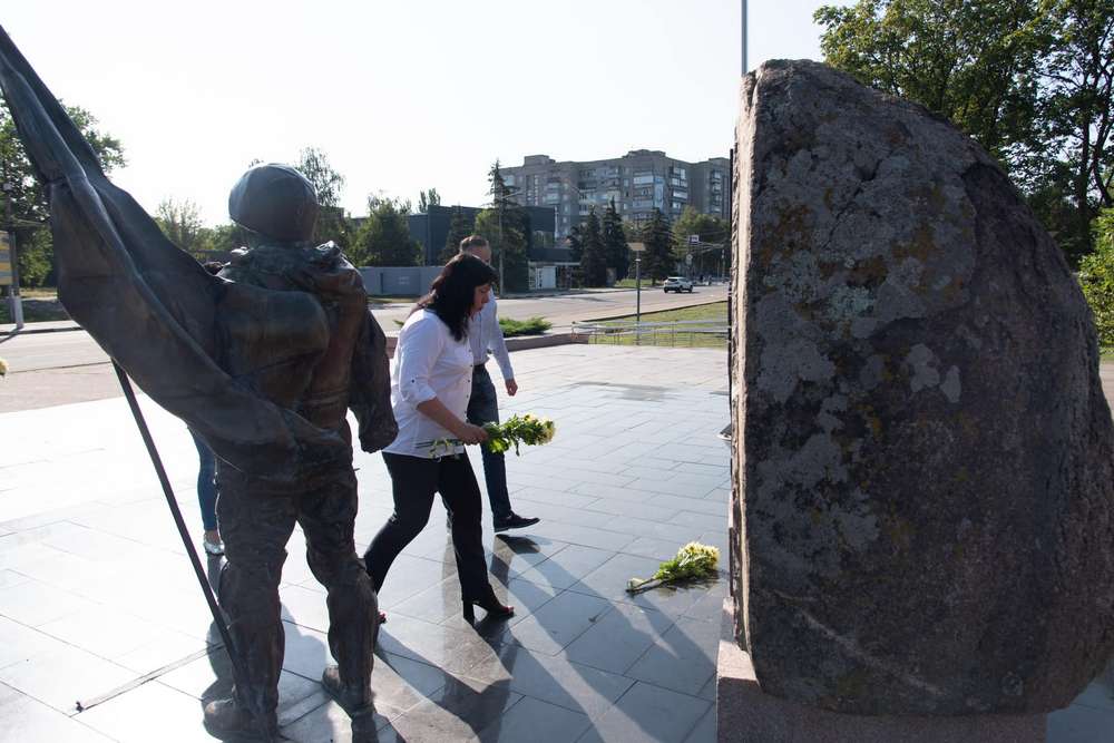 У Нікополі 24 серпня вшанували пам’ять усіх полеглих за Україну (фото)