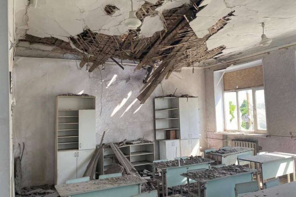 На Нікопольщині пошкоджено обстрілами 63 заклади освіти: як працюватимуть школи у районі