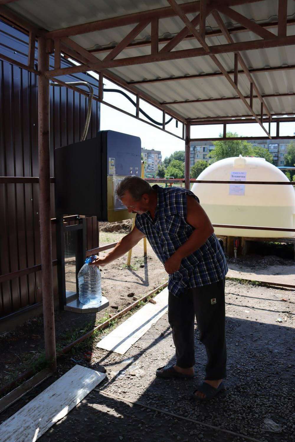 У Марганці встановили станцію доочищення води – всі можуть безкоштовно набрати питну воду