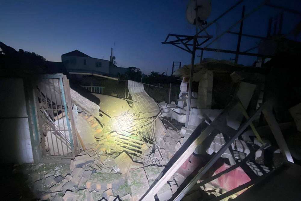 Понівечено 22 будинки, поранено двох людей: Олександр Саюк про нічні обстріли Нікополя