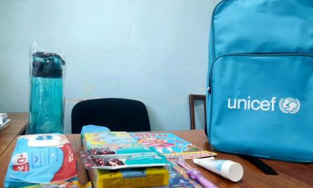 У Марганці дітям ВПО і першокласникам подарують рюкзаки від UNICEF