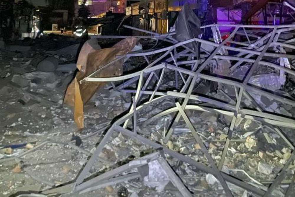 Потужний ракетний удар по Дніпру 24 серпня вночі: багато постраждалих і руйнувань (фото)