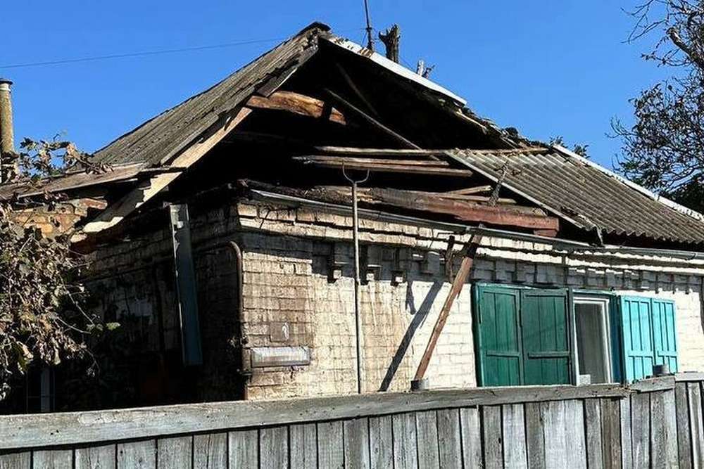 Пряме влучання у будинок: поліція розповіла про наслідки обстрілів Нікополя і Марганецької громади