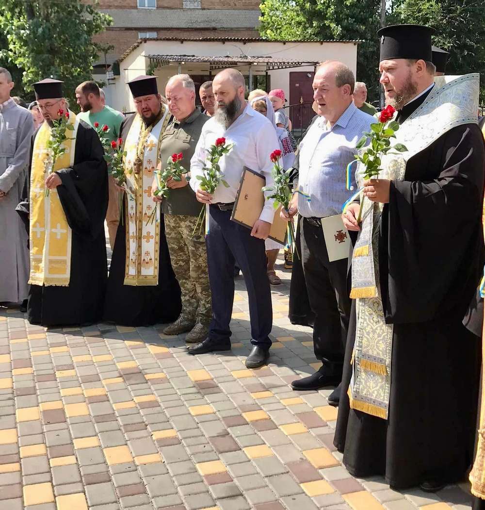 У Нікополі керуючий Дніпровською єпархією архієпископ Симеон очолив молебень за Україну (фото)