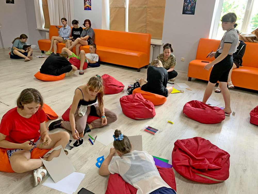 13 дітей з Нікополя гарно відпочили в місті Хирів на Львівщині