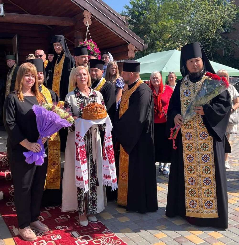 У Нікополі керуючий Дніпровською єпархією архієпископ Симеон очолив молебень за Україну (фото)