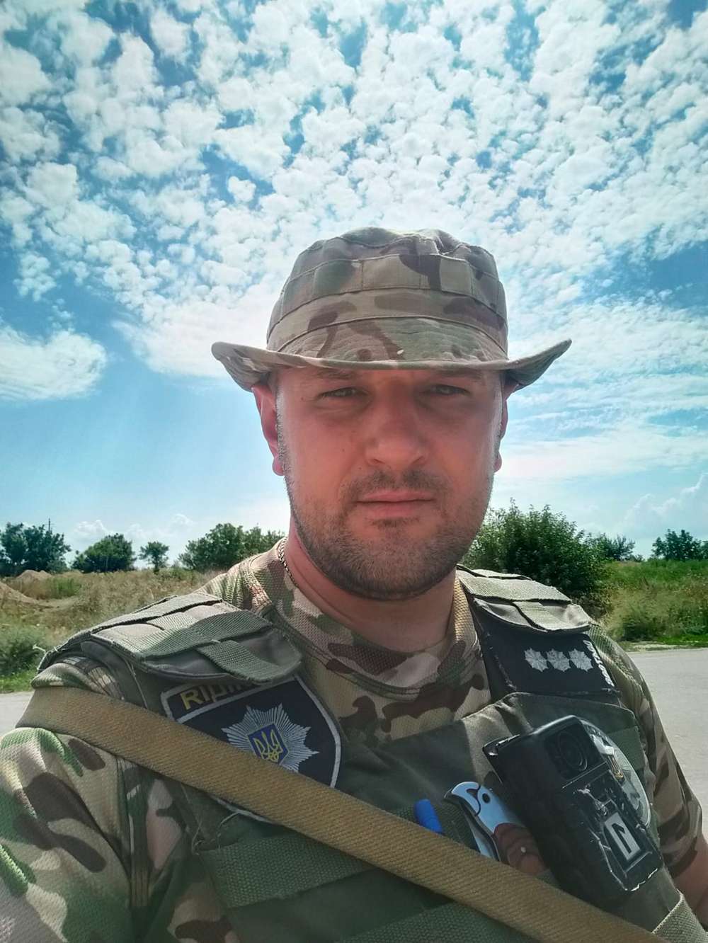 «Захоплююсь духом наших людей» - поліцейський з Дніпропетровщини, якого було поранено на Херсонщині