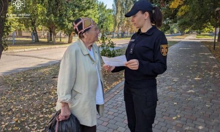 У Нікополі небезпека обстрілів наявна постійно: рятувальники нагадують порядок дій