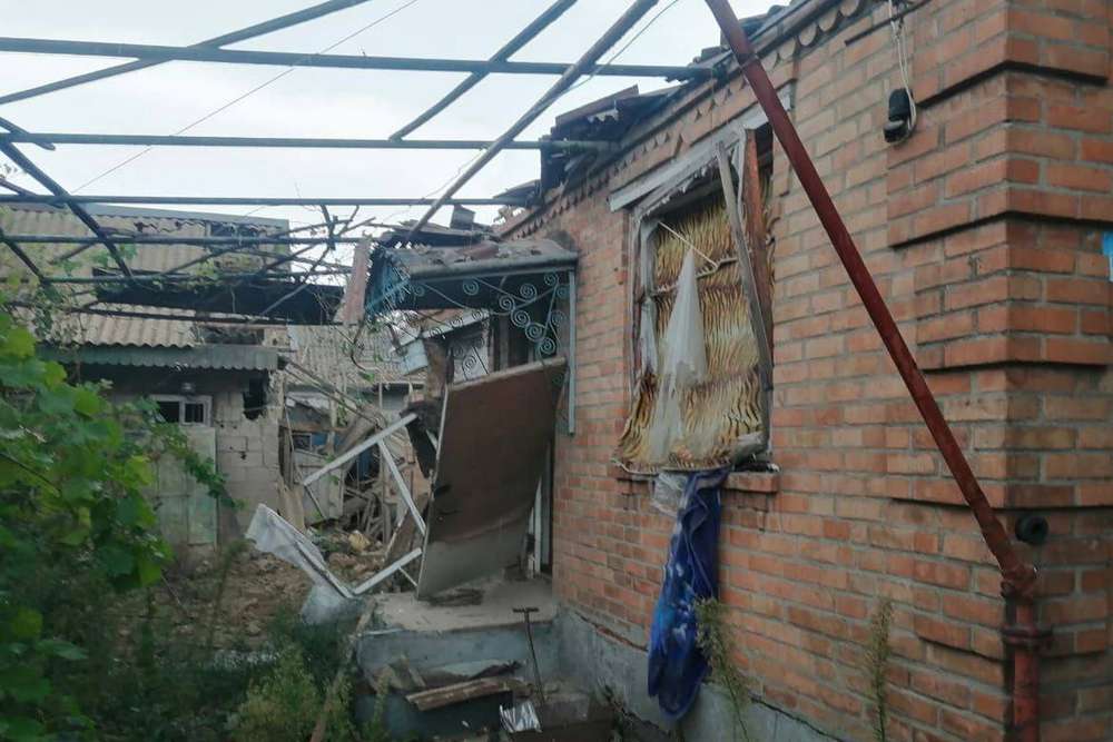 Поранено 81-річну жінку, понівечено 15 будинків – наслідки обстрілу Нікополя 1 вересня