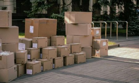 Підприємці з Дніпропетровщини передали пораненим військовим 60 коробок з медикаментами