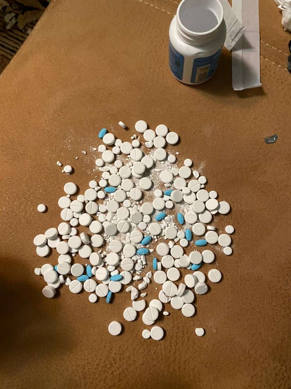 Зберігав 400 пігулок метадону: у Марганці викрили наркозбувача
